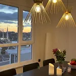 Stunning Seaview 2Br Near Metro - Ym5